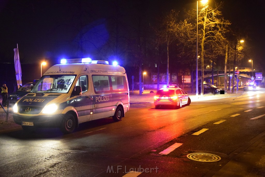 VU PKW Baum Koeln Deutz Deutz Kalkerstr P34.JPG - Miklos Laubert